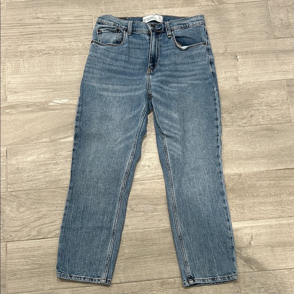 Abercrombie & Fitch Denim - Abercrombie & Fitch Women’s Jeans in Medium Blue